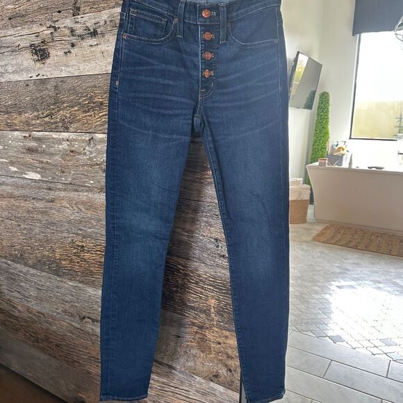 Madewell 9" Mid-Rise Skinny Jeans in Hayes Wash: Button-Front Edition - Picture 3 of 13